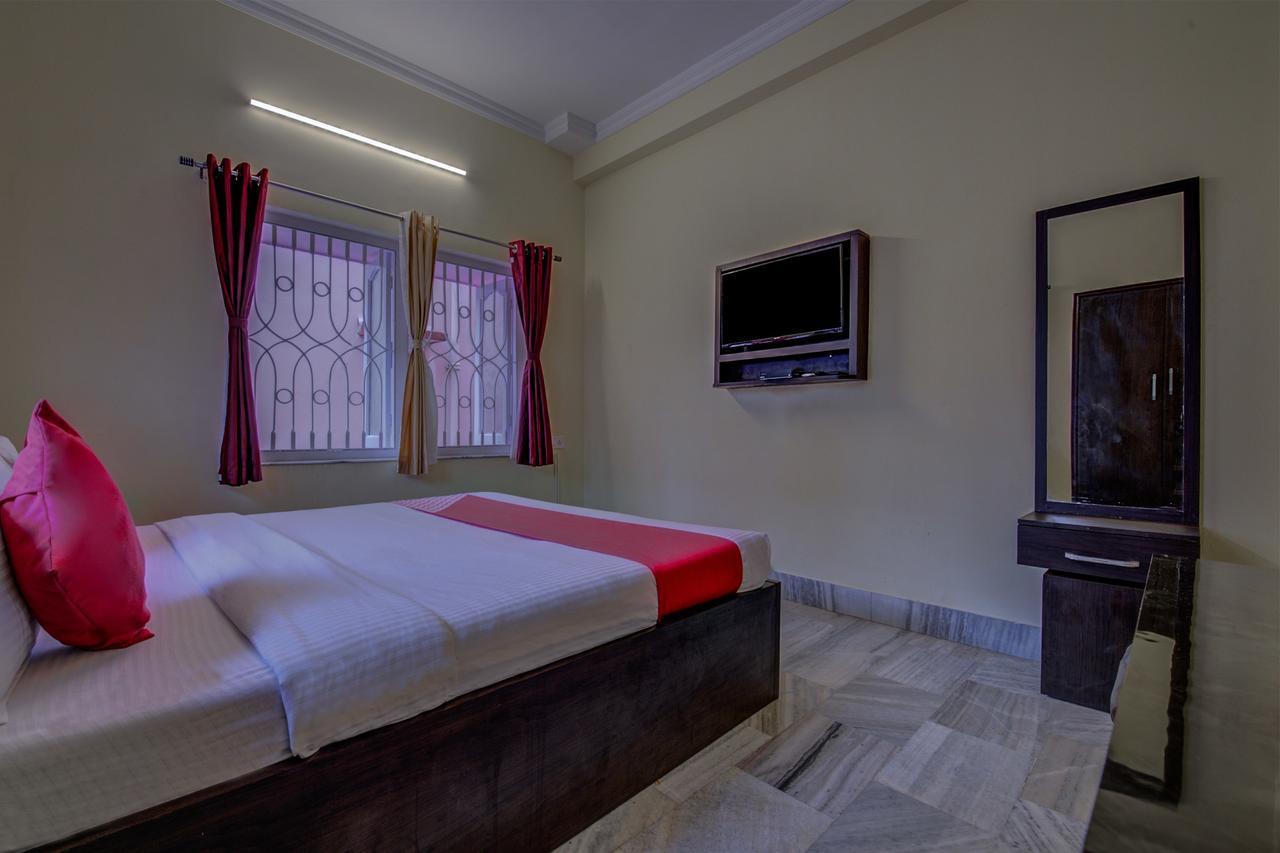 Oyo 12960 Hotel Adrija Salt Lake City Ngoại thất bức ảnh