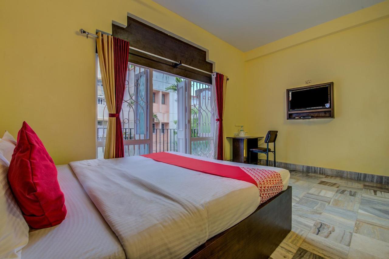 Oyo 12960 Hotel Adrija Salt Lake City Ngoại thất bức ảnh